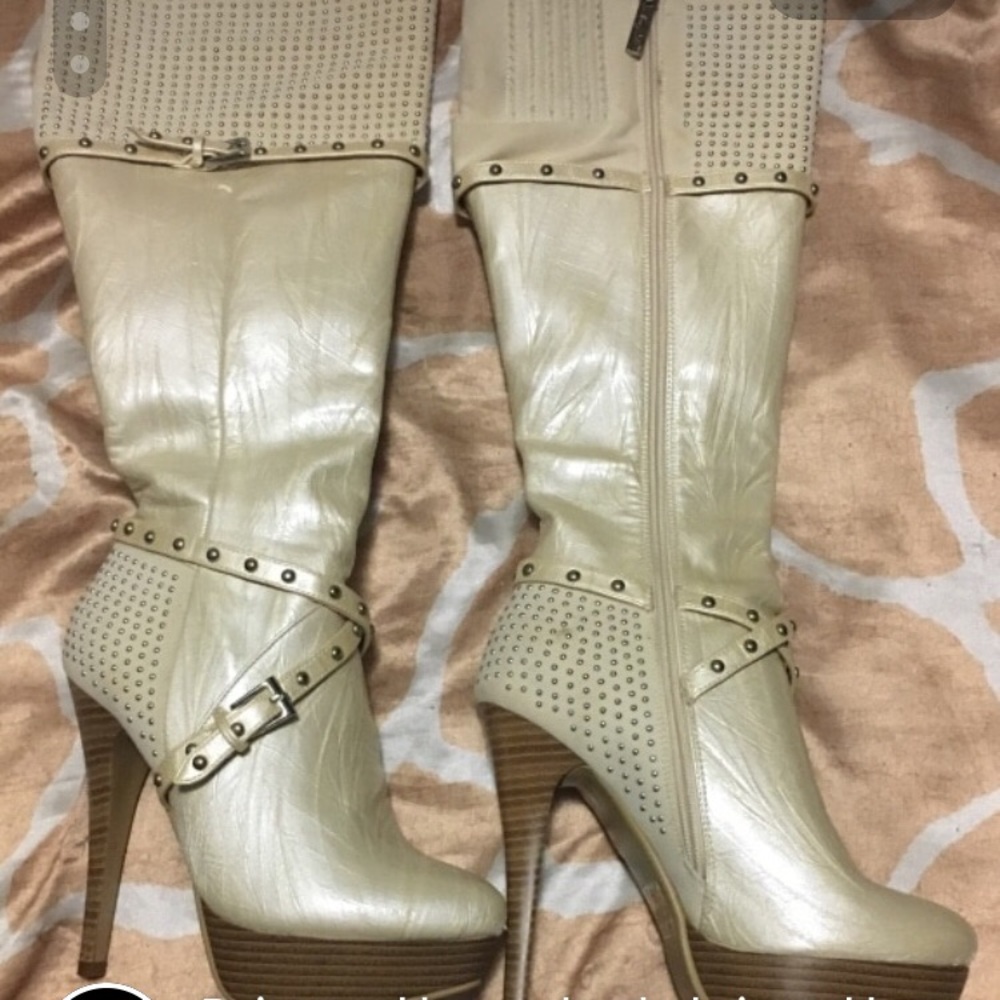 High heel boots